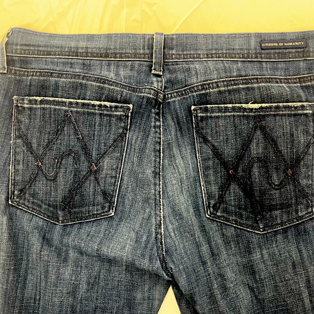 Citizens of Humanity low-rise straight leg classic jeans.  Gently worn